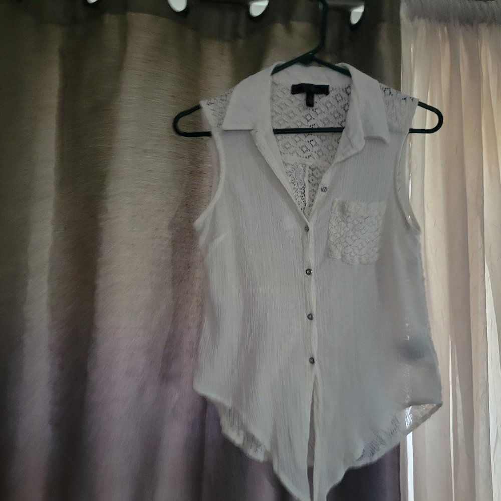 Jessica Simpson White top